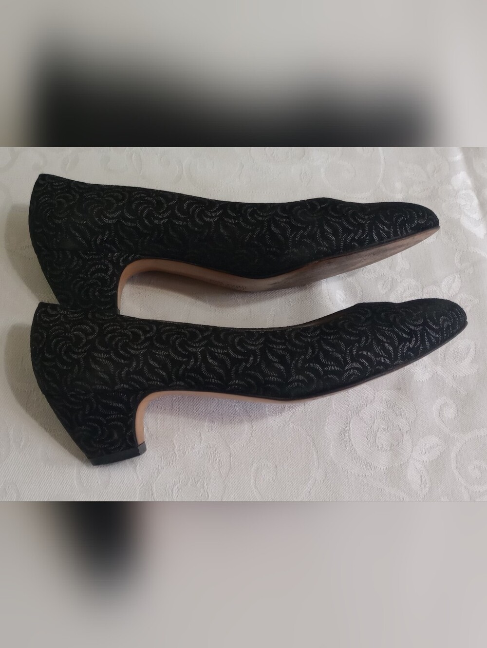 Salvatore Ferragamo Black Patterned Pointed-Toe Flats - Picture 4 of 10